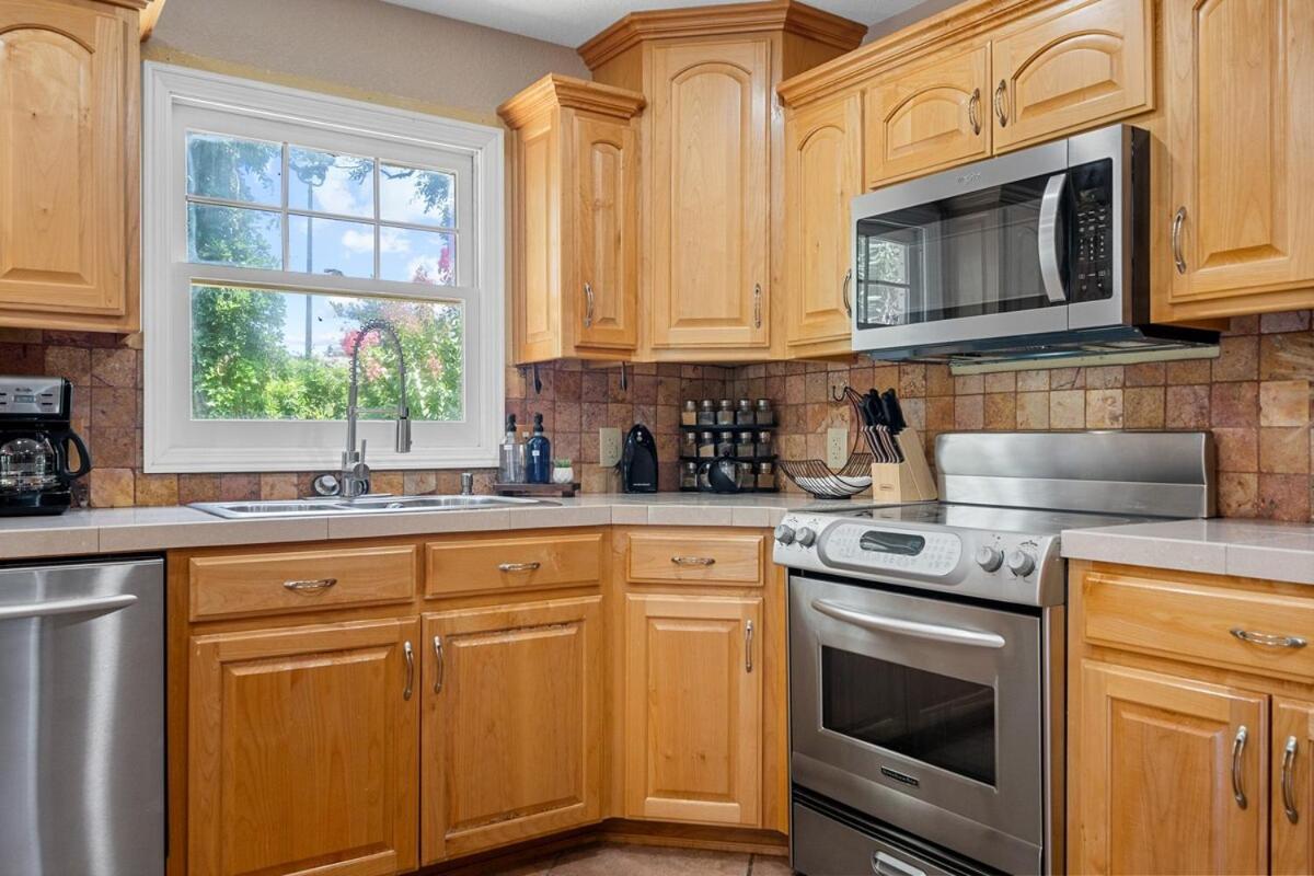 Steps To The Lake, Game Room & More! Sleeps 9 Lake Hamilton Exterior foto